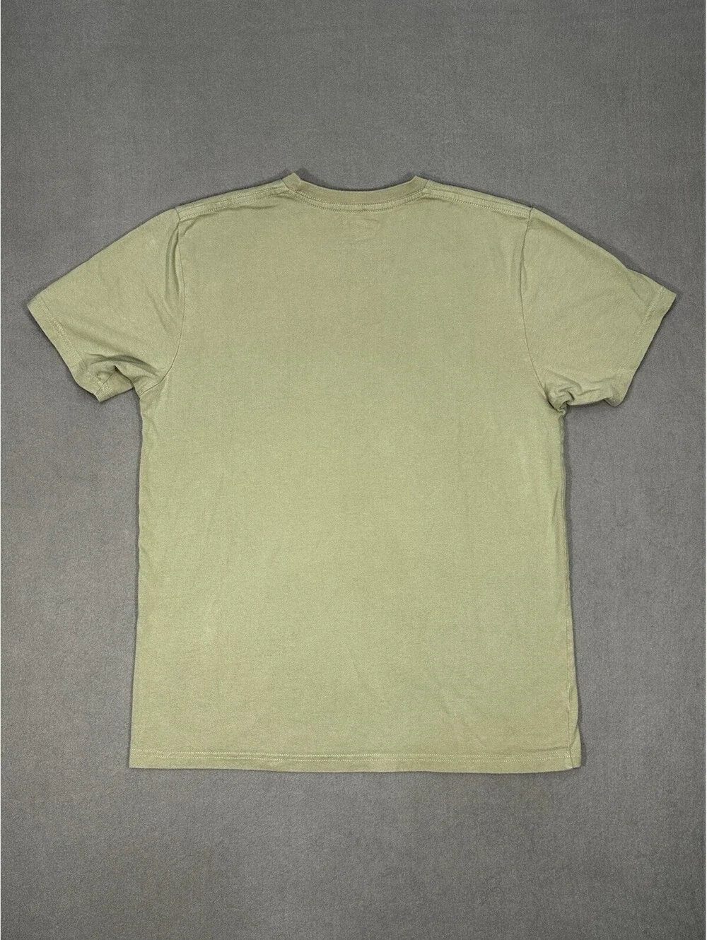 Levi’s Strauss & Co Men’s Medium Graphic T-Shirt Olive Green Desert Print Cotton